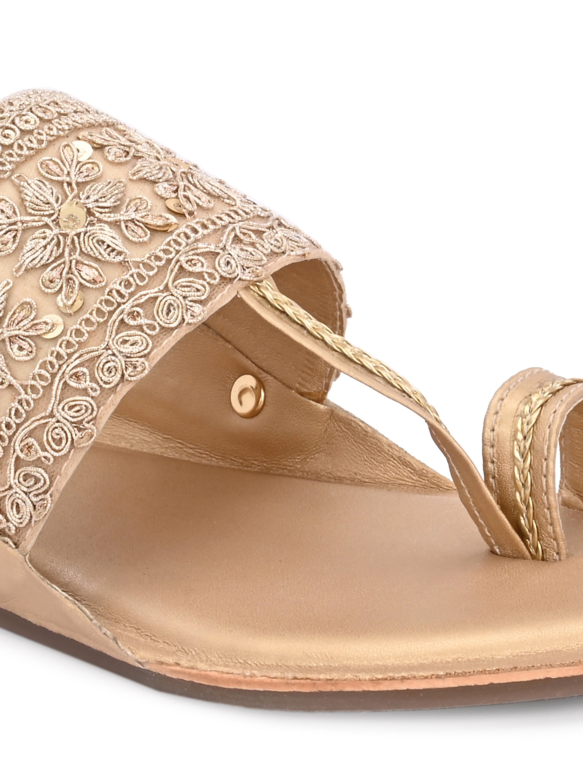 Parisa Embroidered Kolhapuri