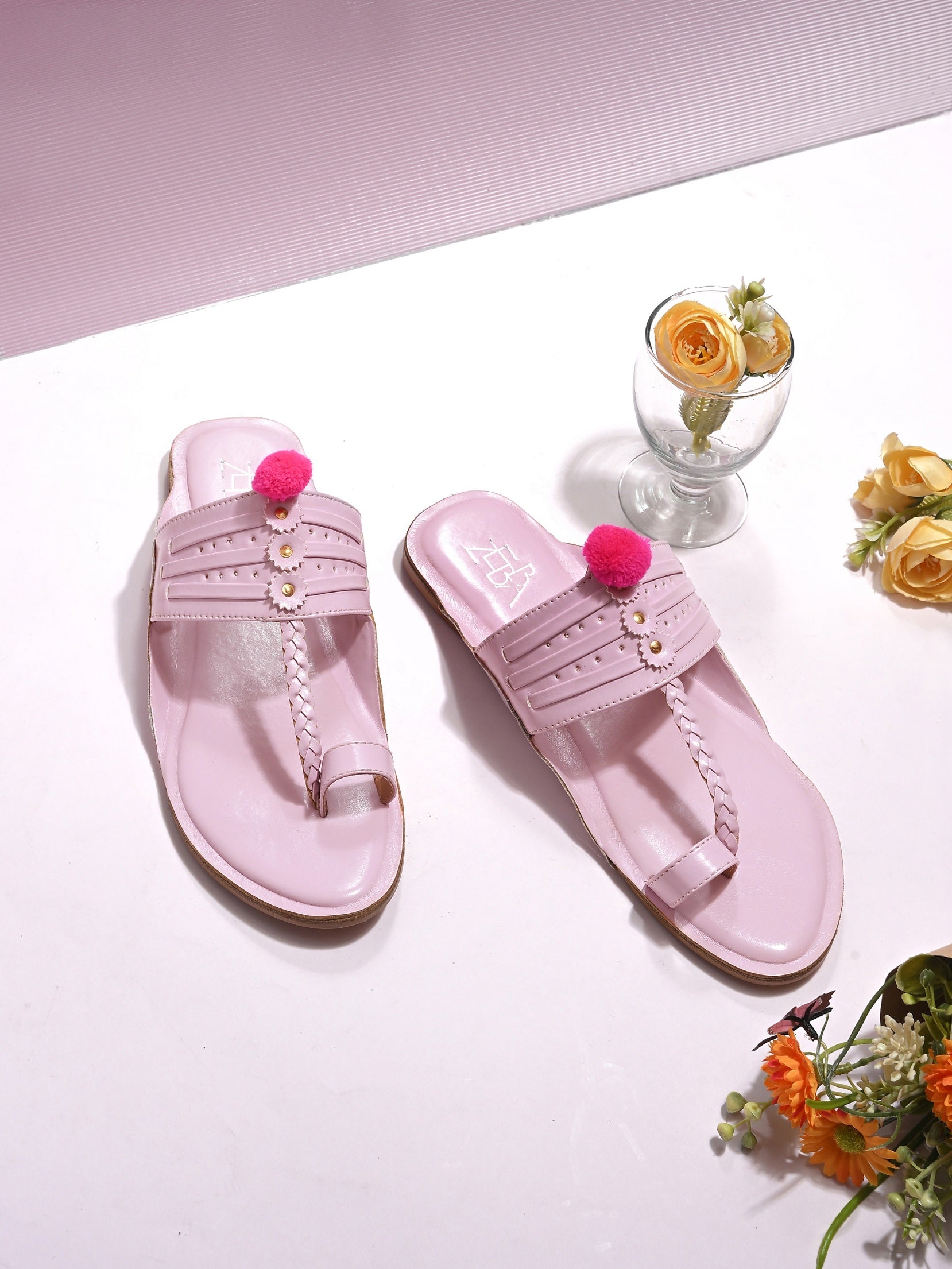 Nia Lilac Kolhapuri