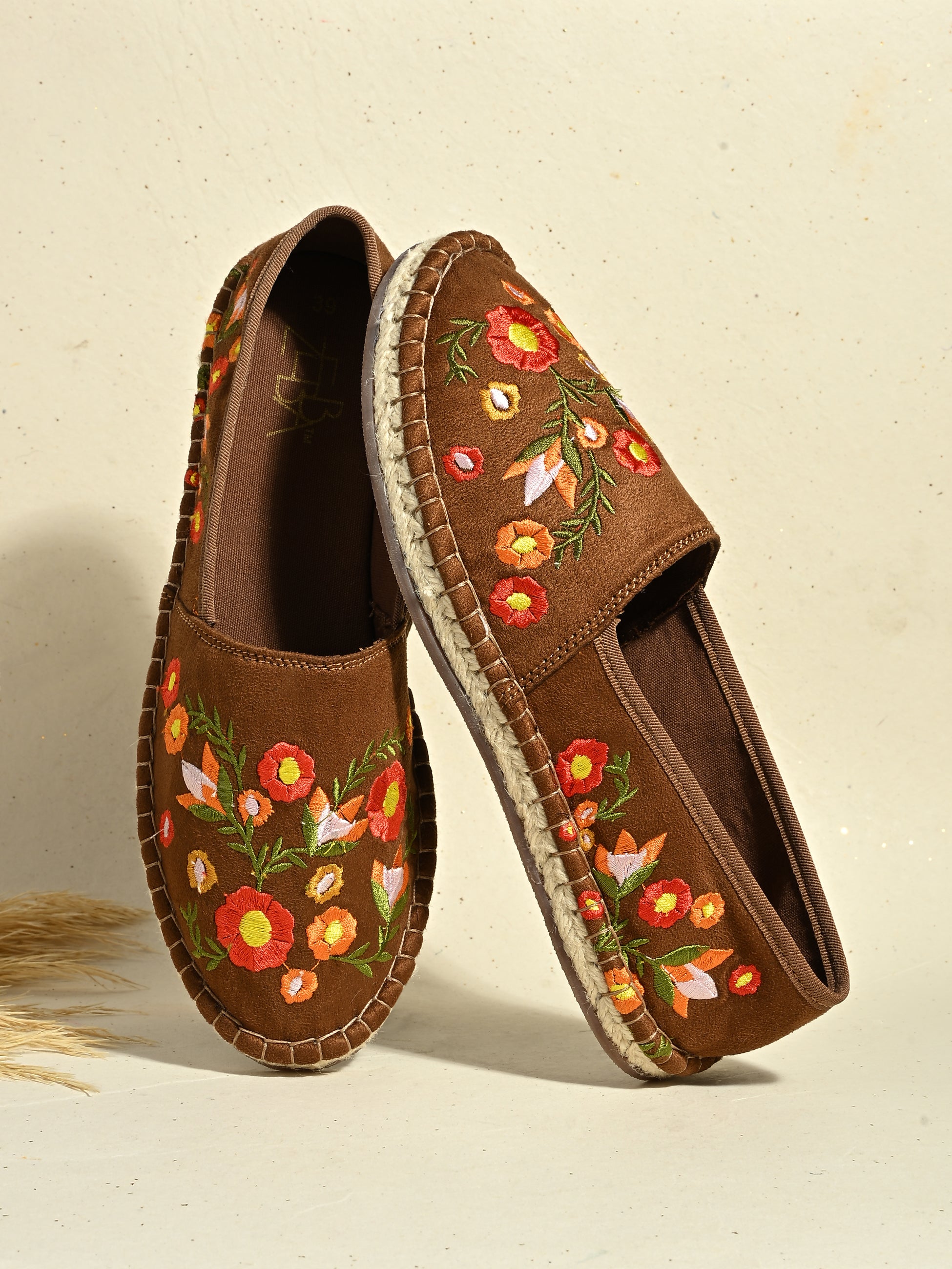 Daisy Embroidered Espradrilles