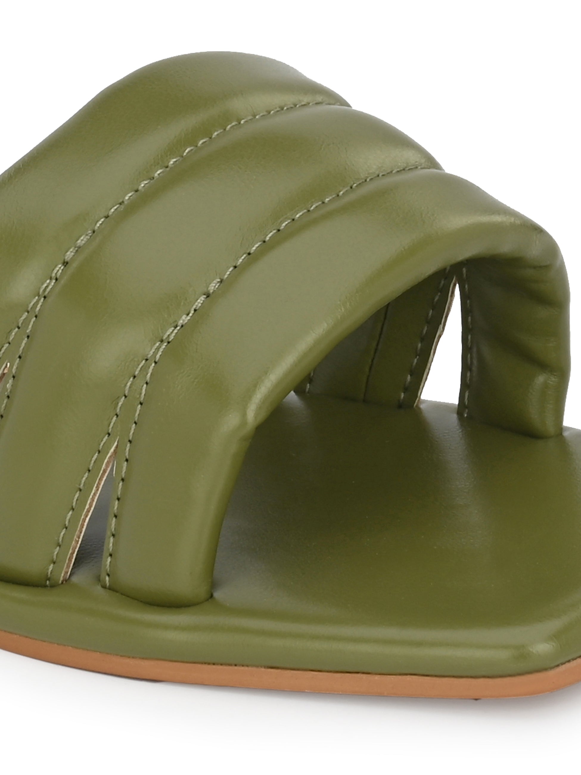 Ellora Puffed Slipons