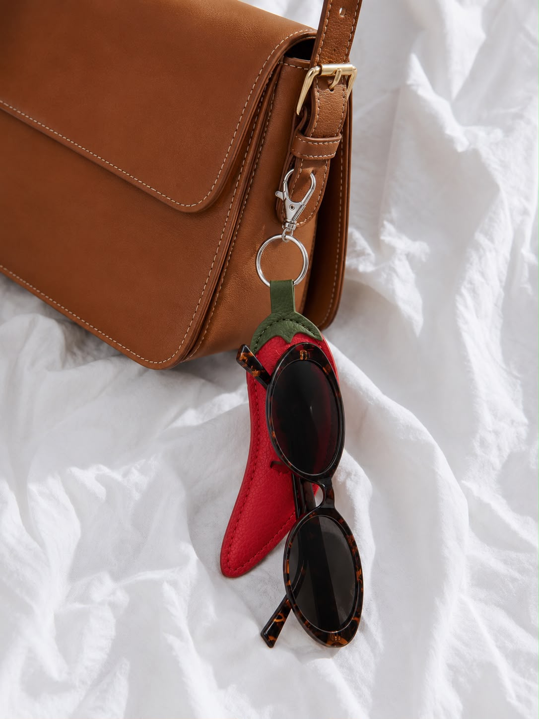 SPICY CHILLI SUNGLASS HOLDER
