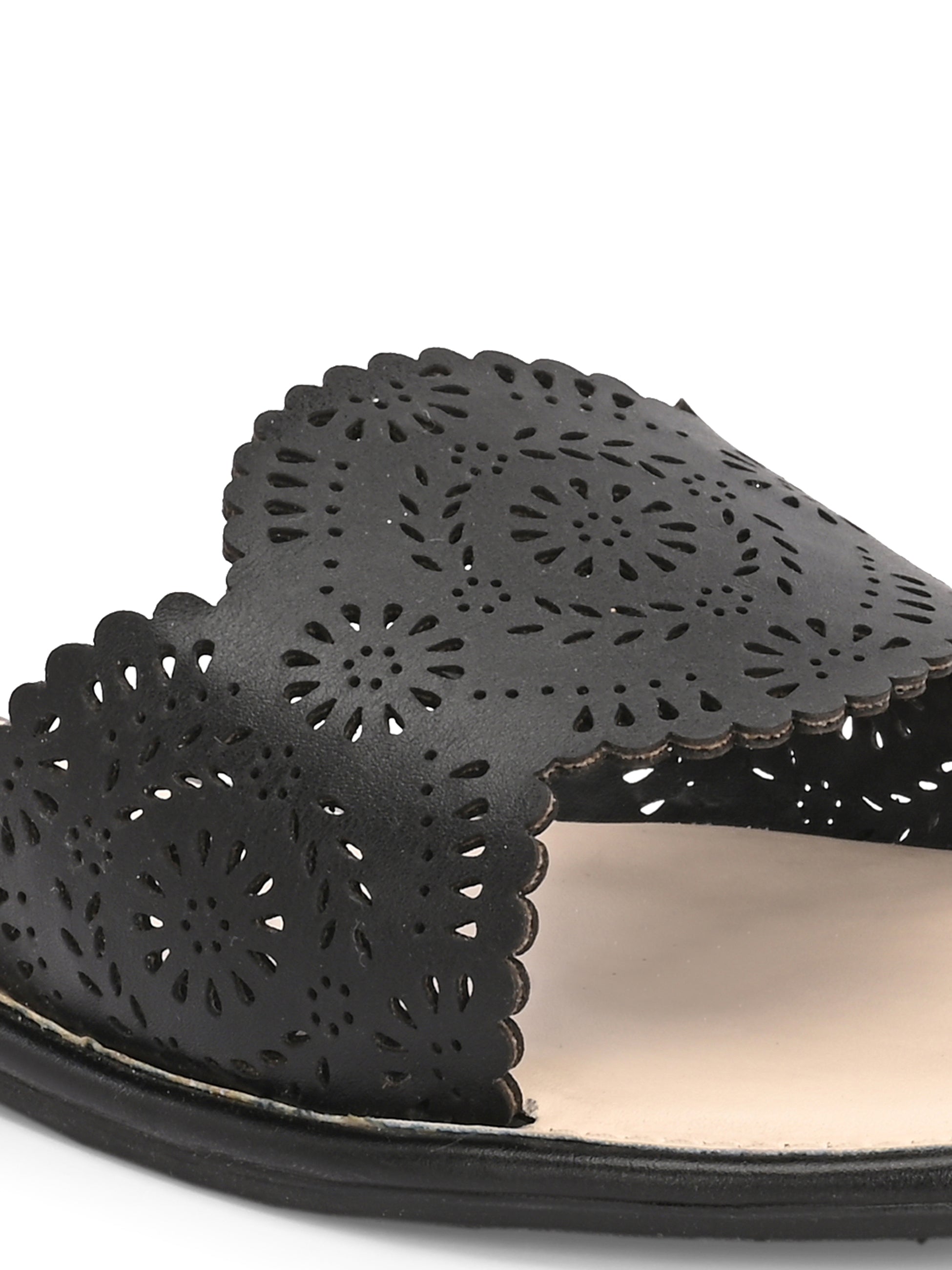 Layrah cutwork Flats